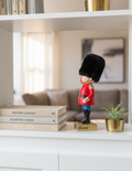 Hanka Home Royal Guard Statue – Charming Ceremonial Soldier Figurine with Faux Fur Bearskin Hat – Collectible Palace Souvenir Figure for Home Decor & Office Desk – Iconic Sentry Gift
